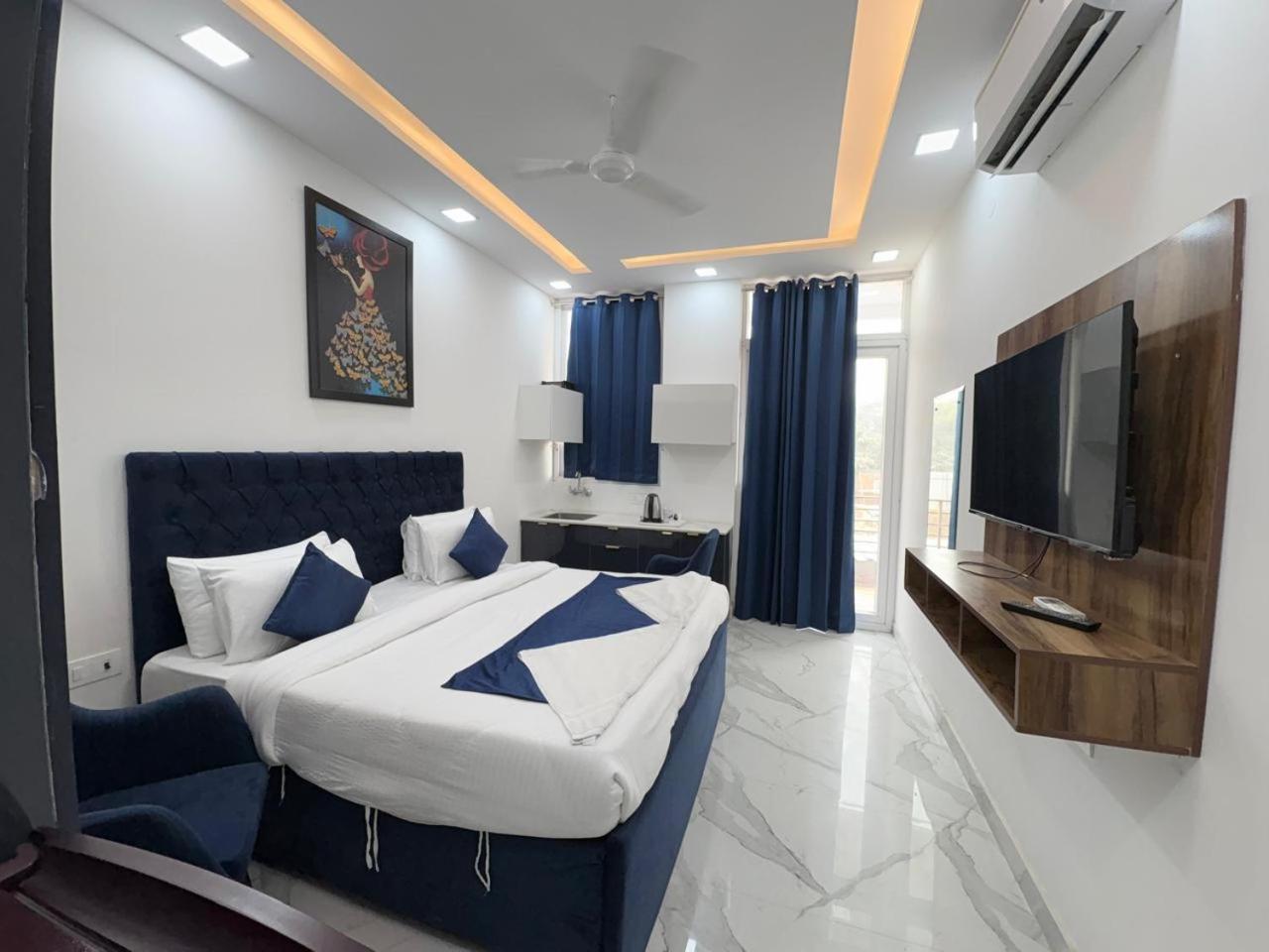 Pacific Inn Eco Central Gurgaon Exterior foto
