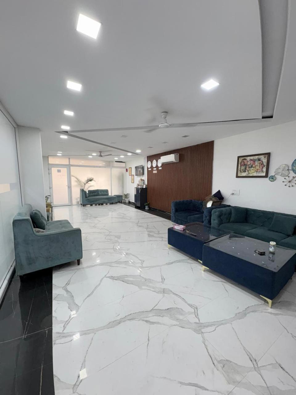 Pacific Inn Eco Central Gurgaon Exterior foto
