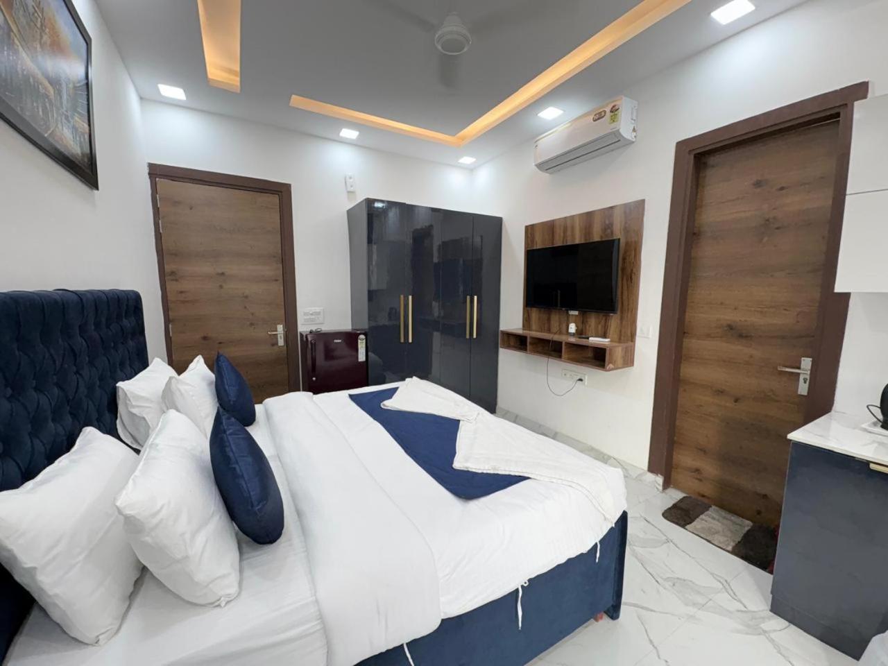 Pacific Inn Eco Central Gurgaon Exterior foto