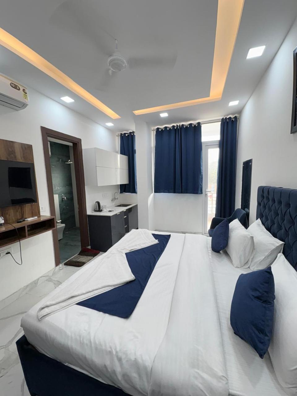 Pacific Inn Eco Central Gurgaon Exterior foto
