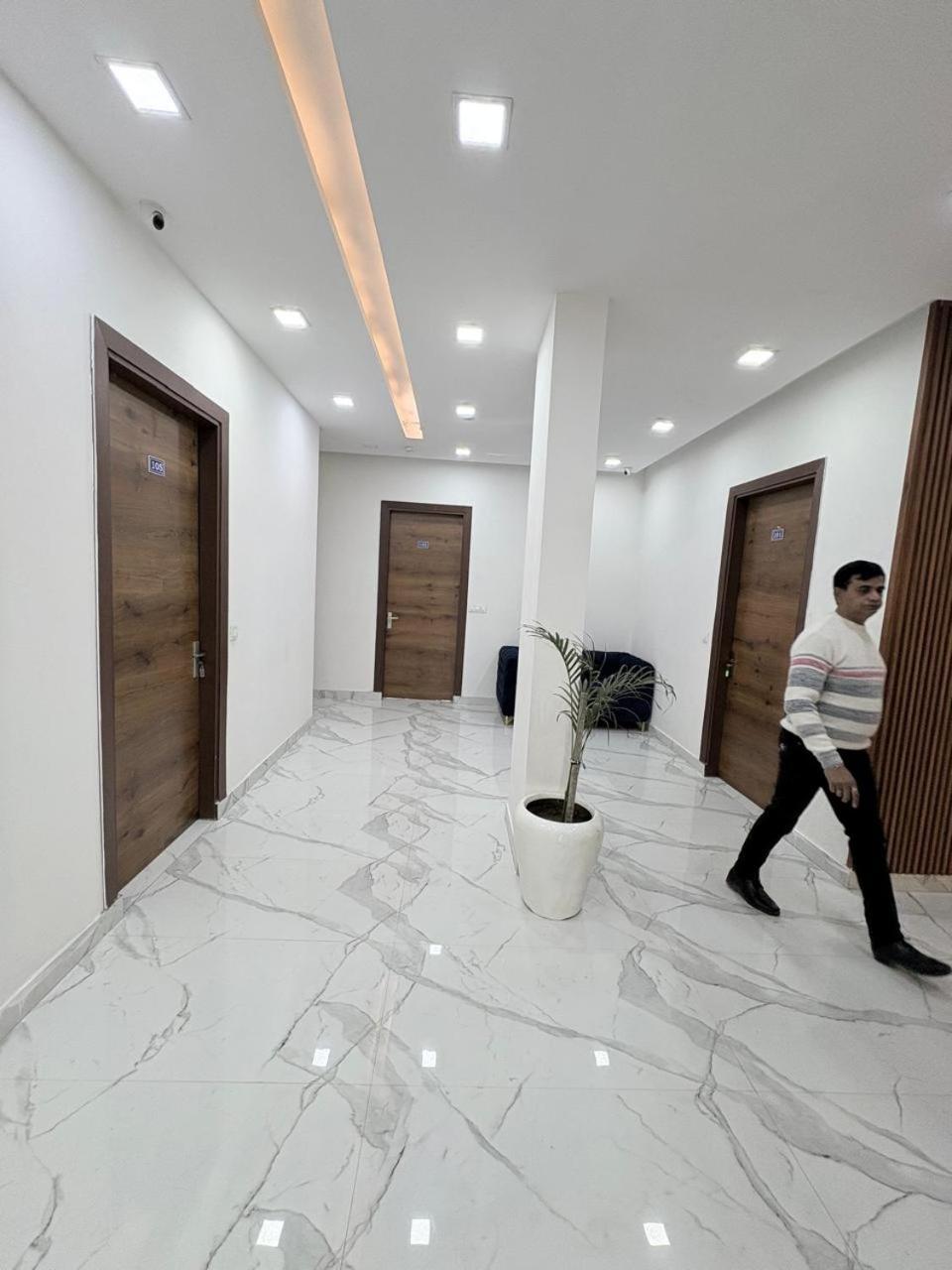 Pacific Inn Eco Central Gurgaon Exterior foto