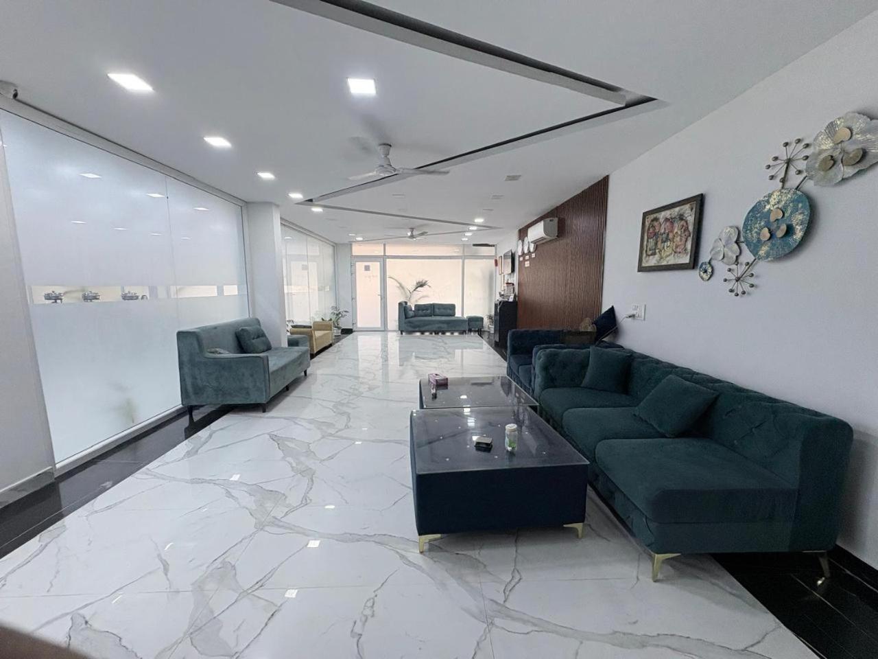 Pacific Inn Eco Central Gurgaon Exterior foto