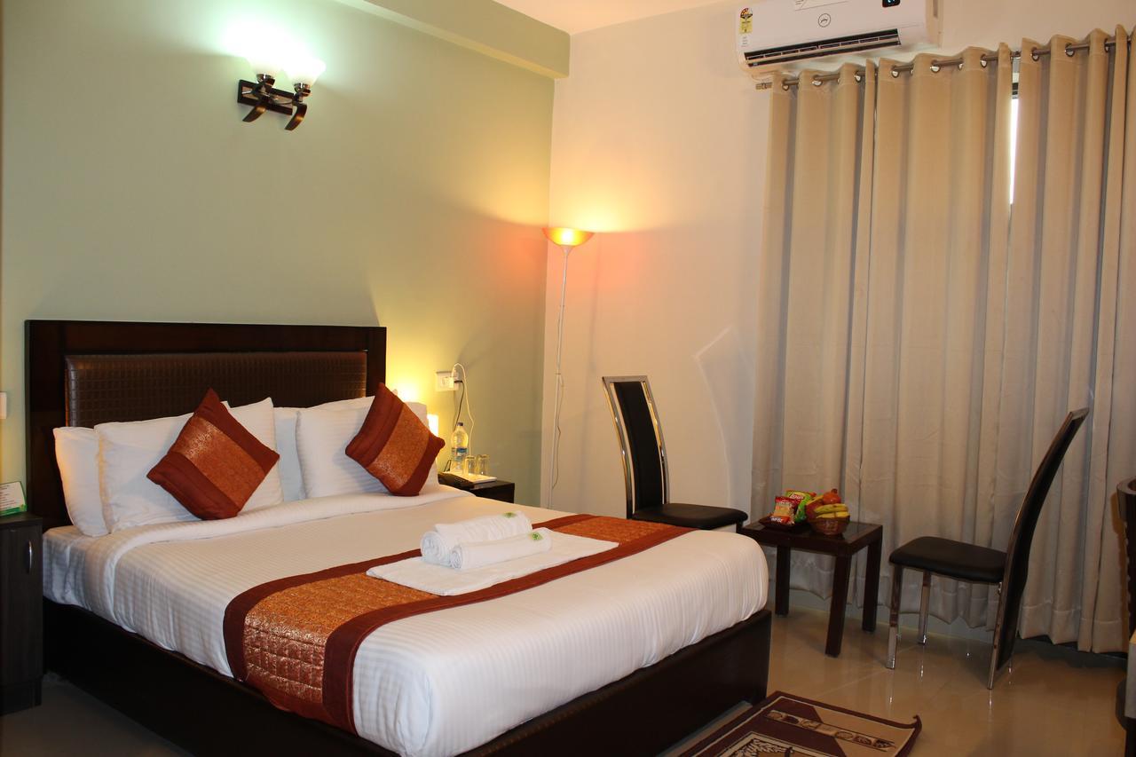 Pacific Inn Eco Central Gurgaon Exterior foto