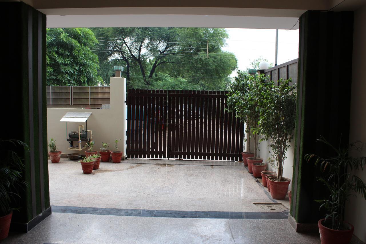 Pacific Inn Eco Central Gurgaon Exterior foto